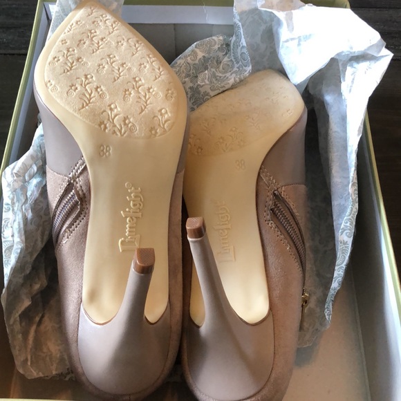 Limelight shoes in excellent condition in original box; size 8. - Picture 7 of 12